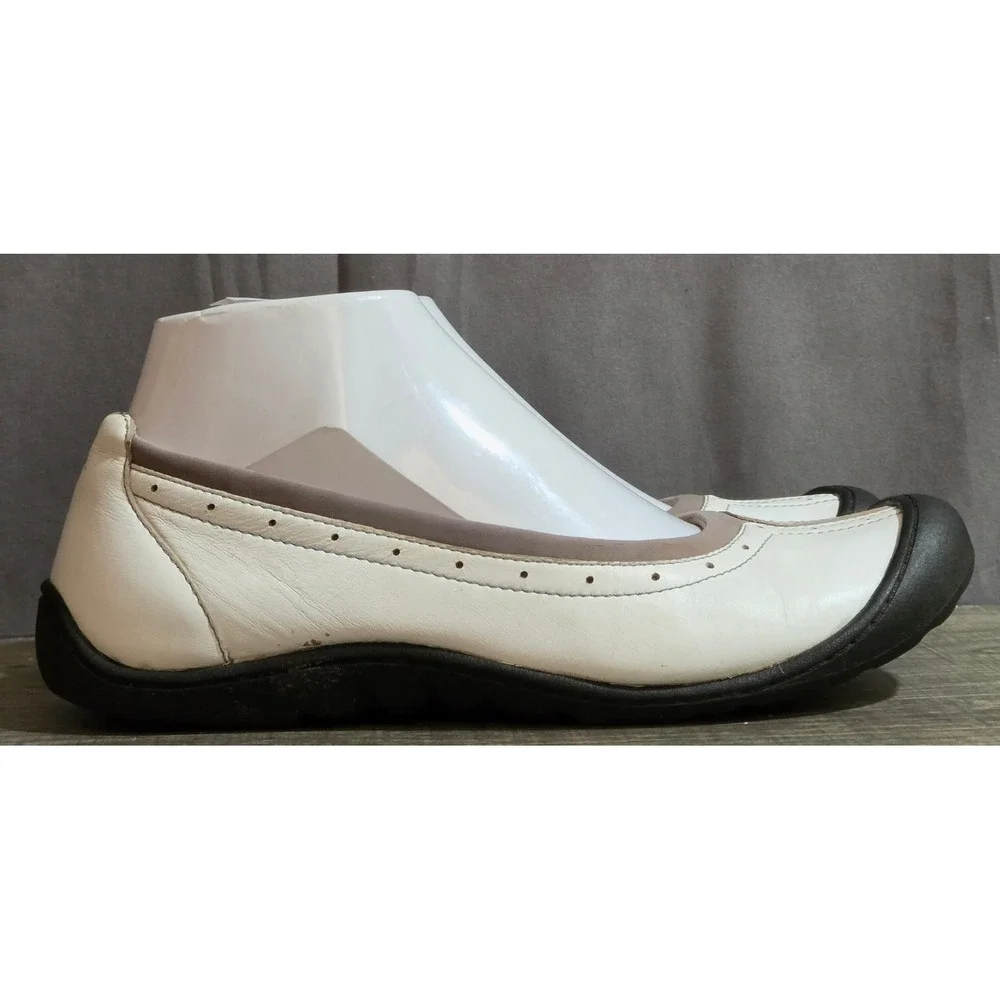 Clarks Springers Leather Ballet Flats Womens Size 7.5 White